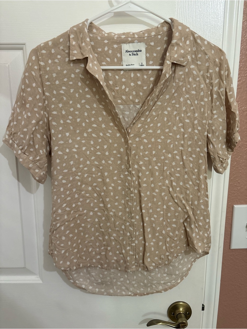 Abercrombie & Fitch Tan and White Button Up Blouse